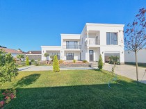 Satılır 6 otaq həyət evi / bağ evi 300 m², Şüvəlan