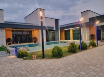 Satılır 5 otaq həyət evi / bağ evi 300 m², Mərdəkan