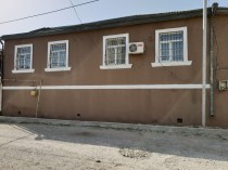 Satılır 5 otaq həyət evi / bağ evi 240 m², Bakıxanov